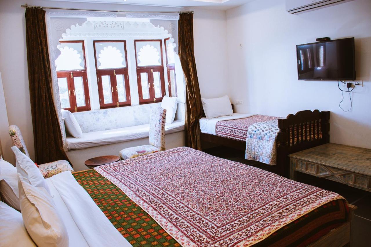 Hotel Mewari Villa Удайпур Екстер'єр фото