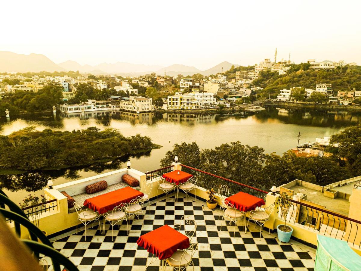 Hotel Mewari Villa Удайпур Екстер'єр фото