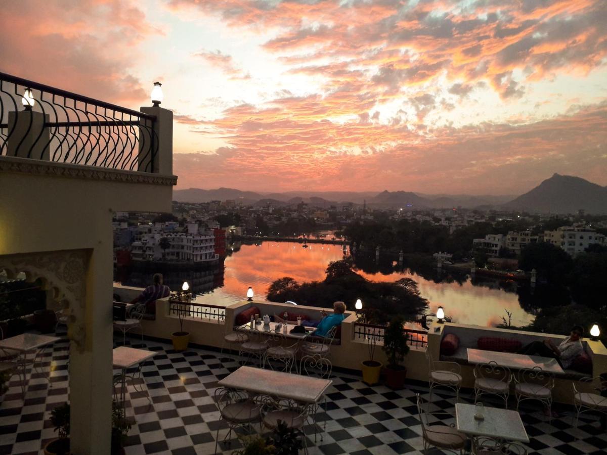 Hotel Mewari Villa Удайпур Екстер'єр фото
