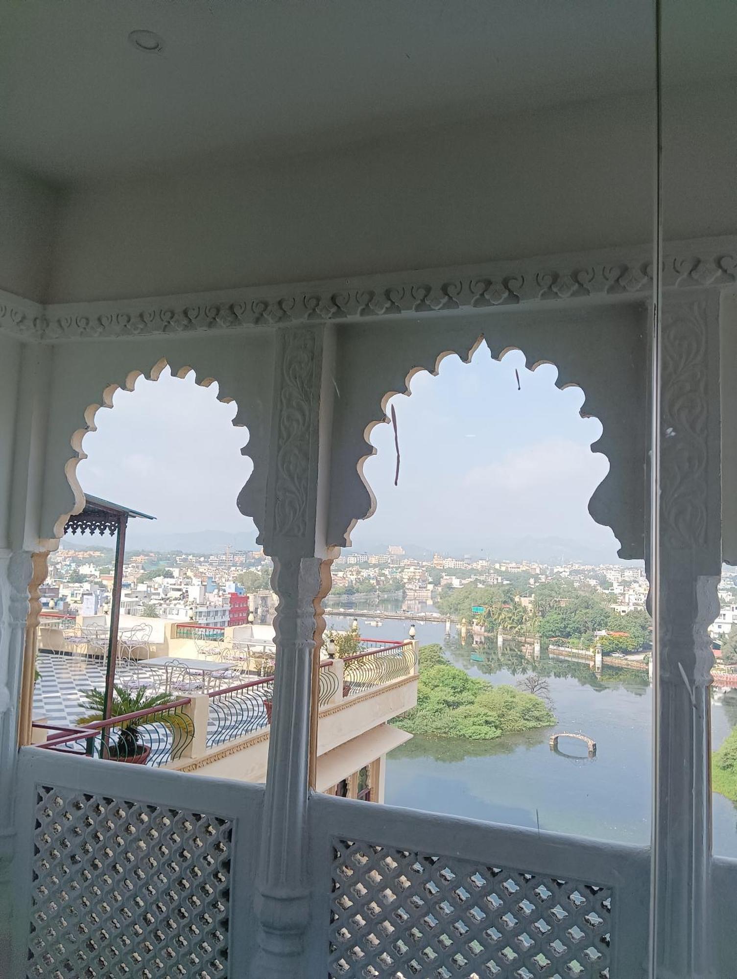 Hotel Mewari Villa Удайпур Екстер'єр фото