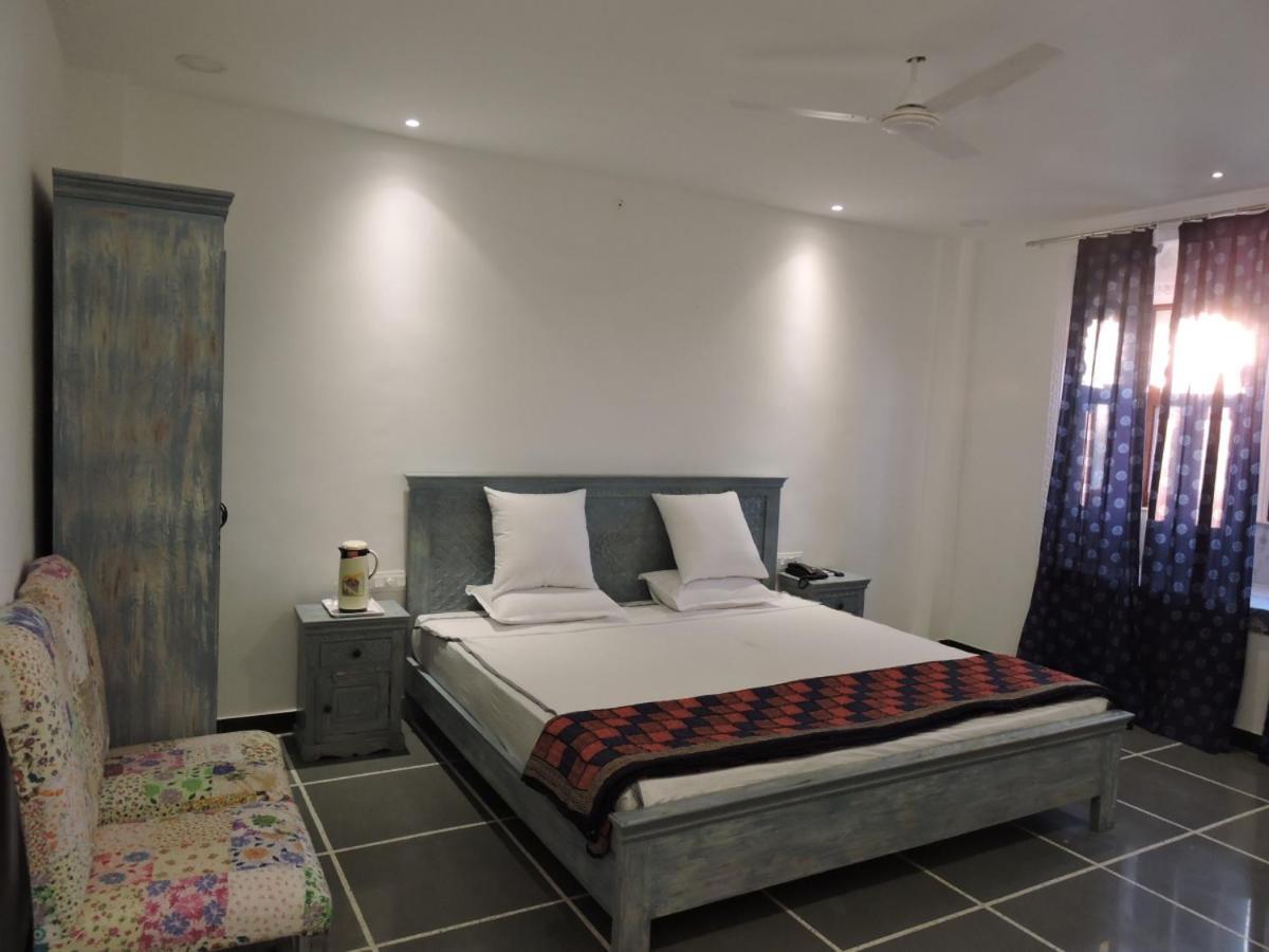 Hotel Mewari Villa Удайпур Екстер'єр фото
