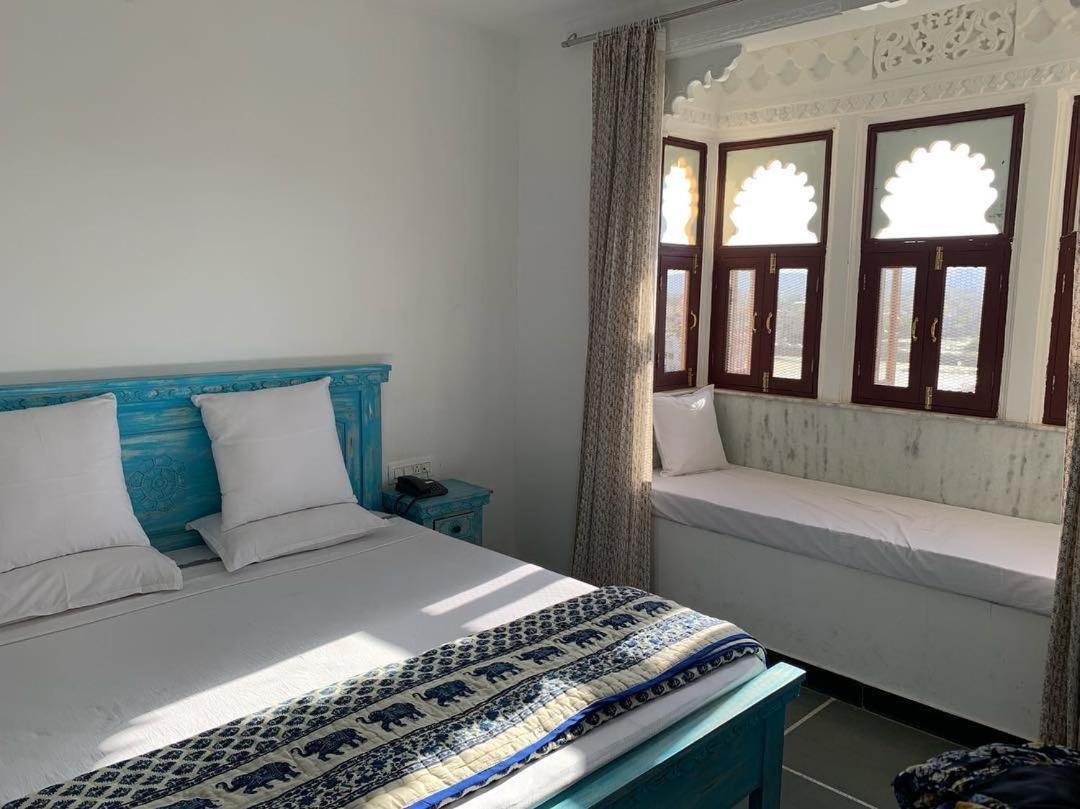 Hotel Mewari Villa Удайпур Екстер'єр фото