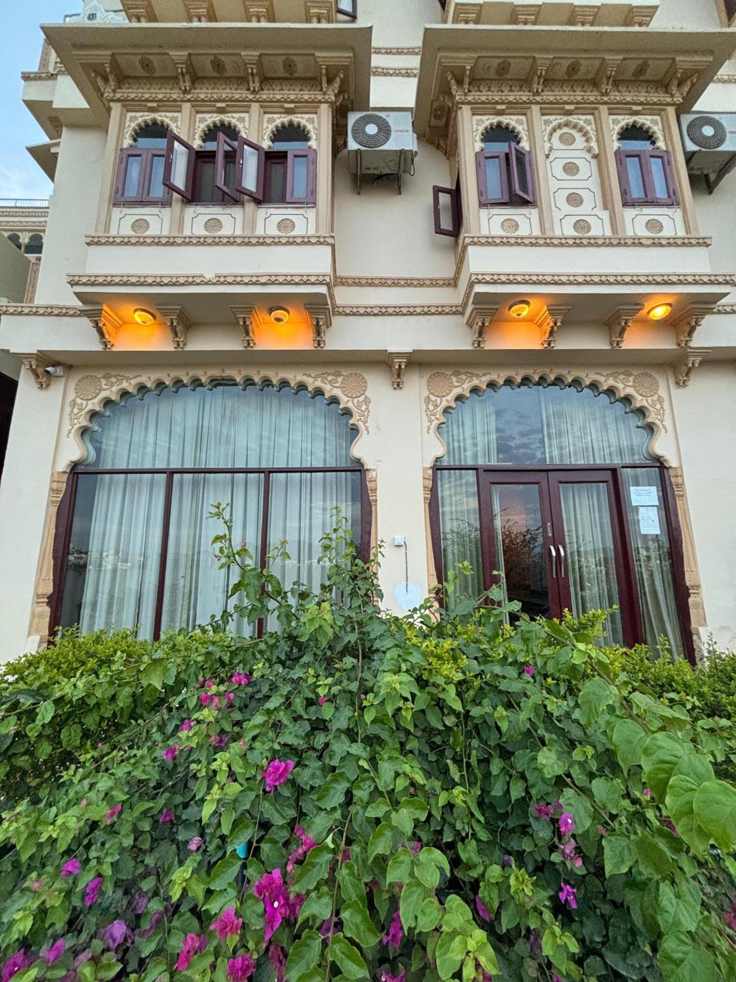 Hotel Mewari Villa Удайпур Екстер'єр фото