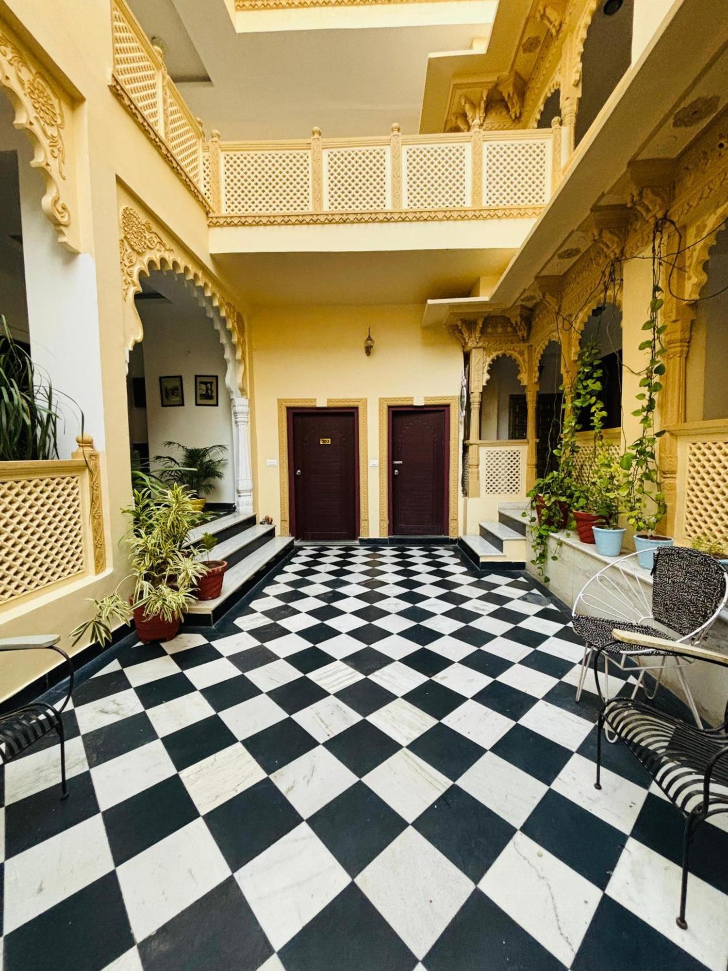 Hotel Mewari Villa Удайпур Екстер'єр фото