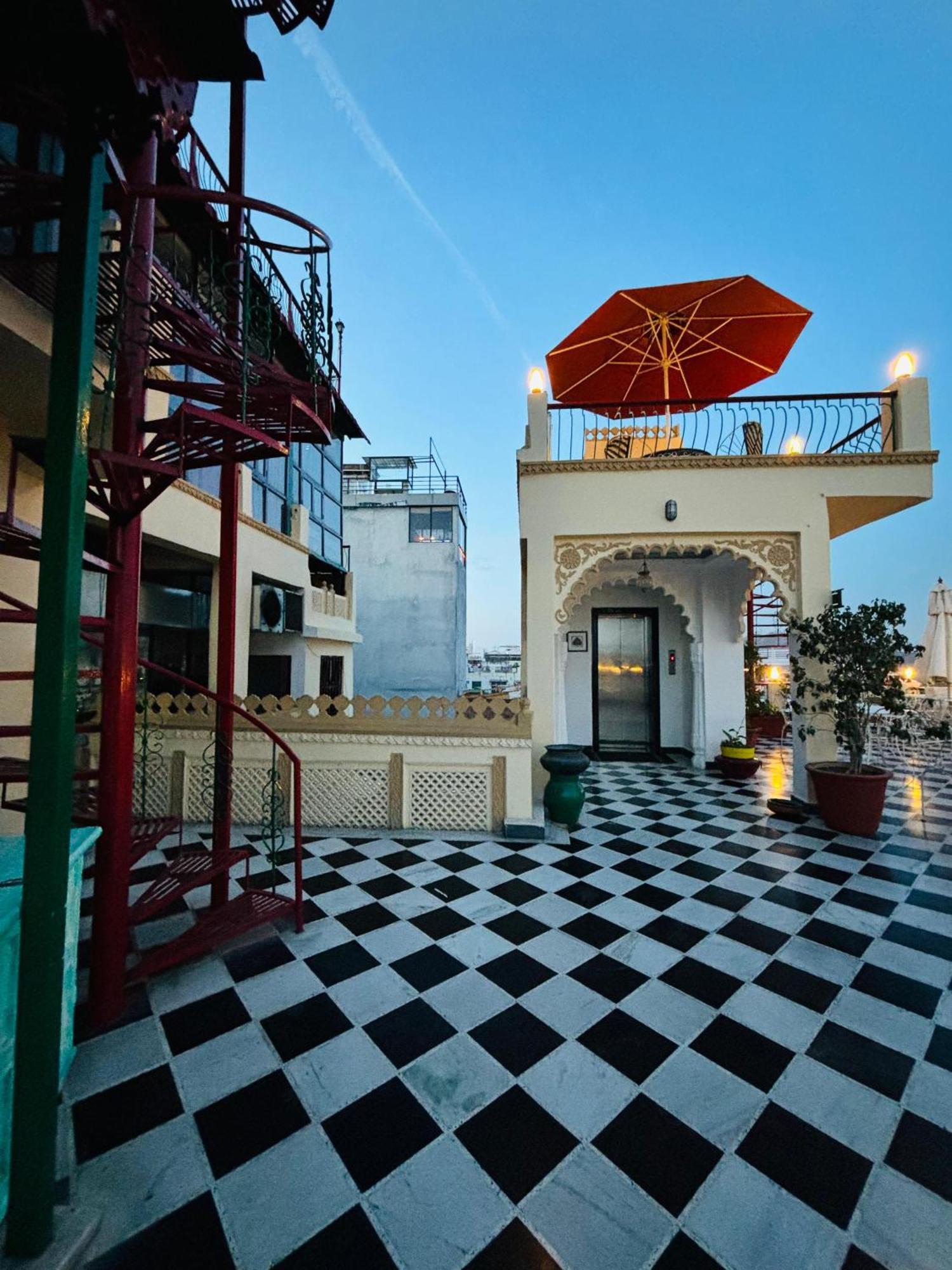 Hotel Mewari Villa Удайпур Екстер'єр фото