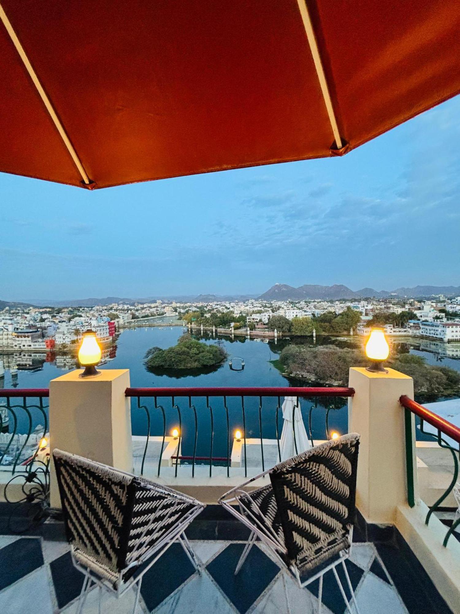 Hotel Mewari Villa Удайпур Екстер'єр фото