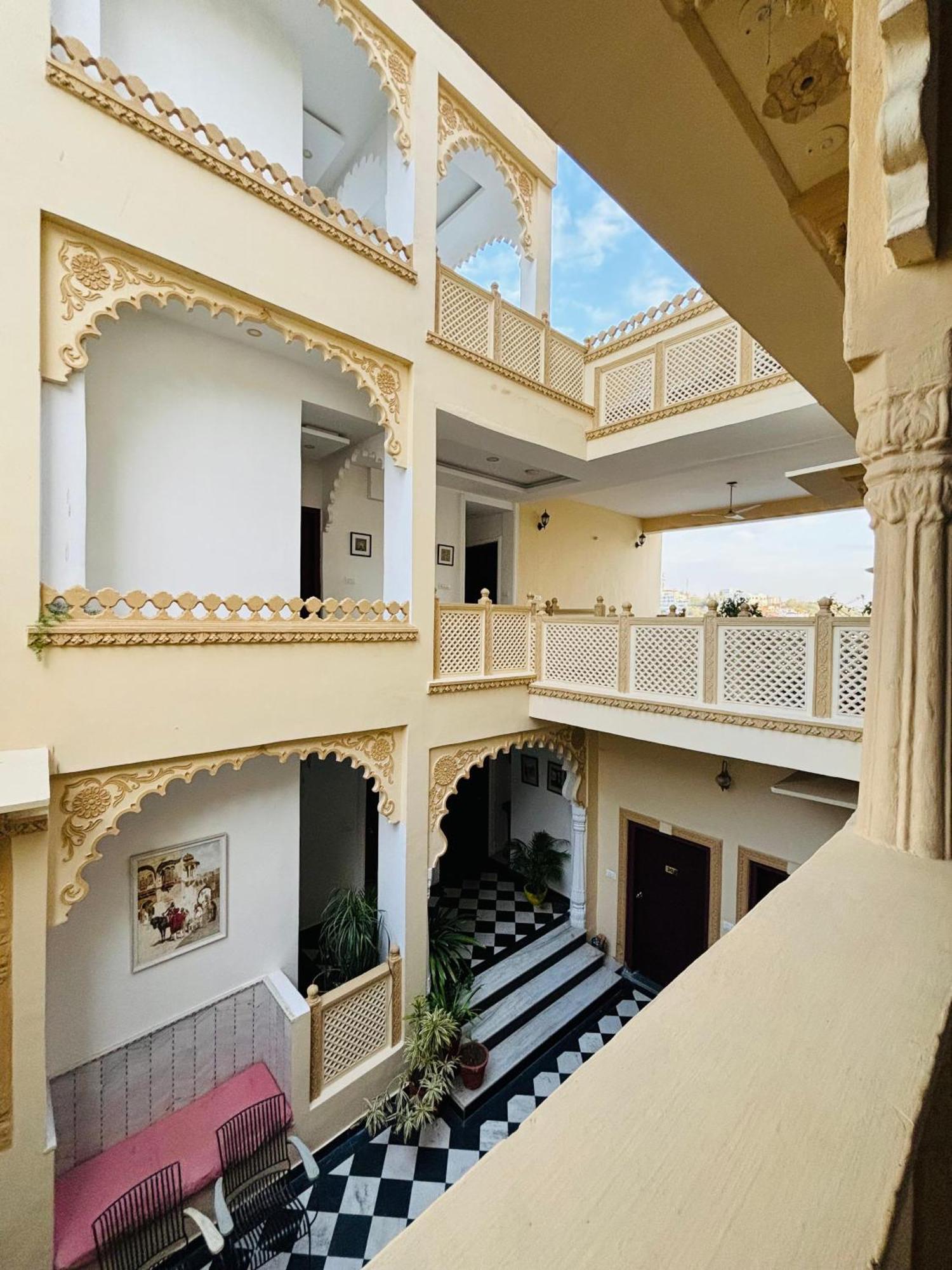 Hotel Mewari Villa Удайпур Екстер'єр фото