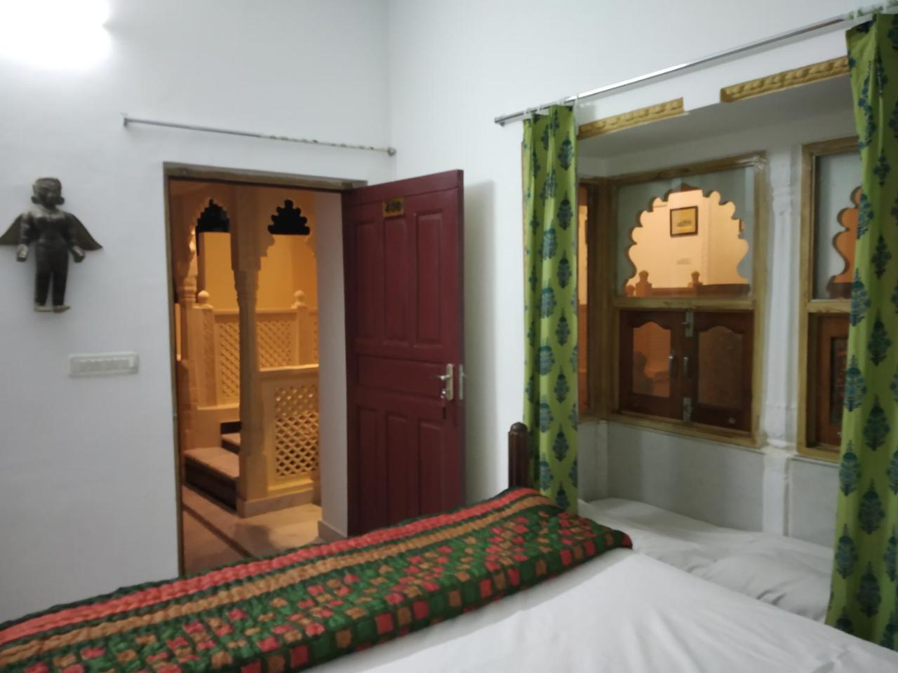 Hotel Mewari Villa Удайпур Екстер'єр фото