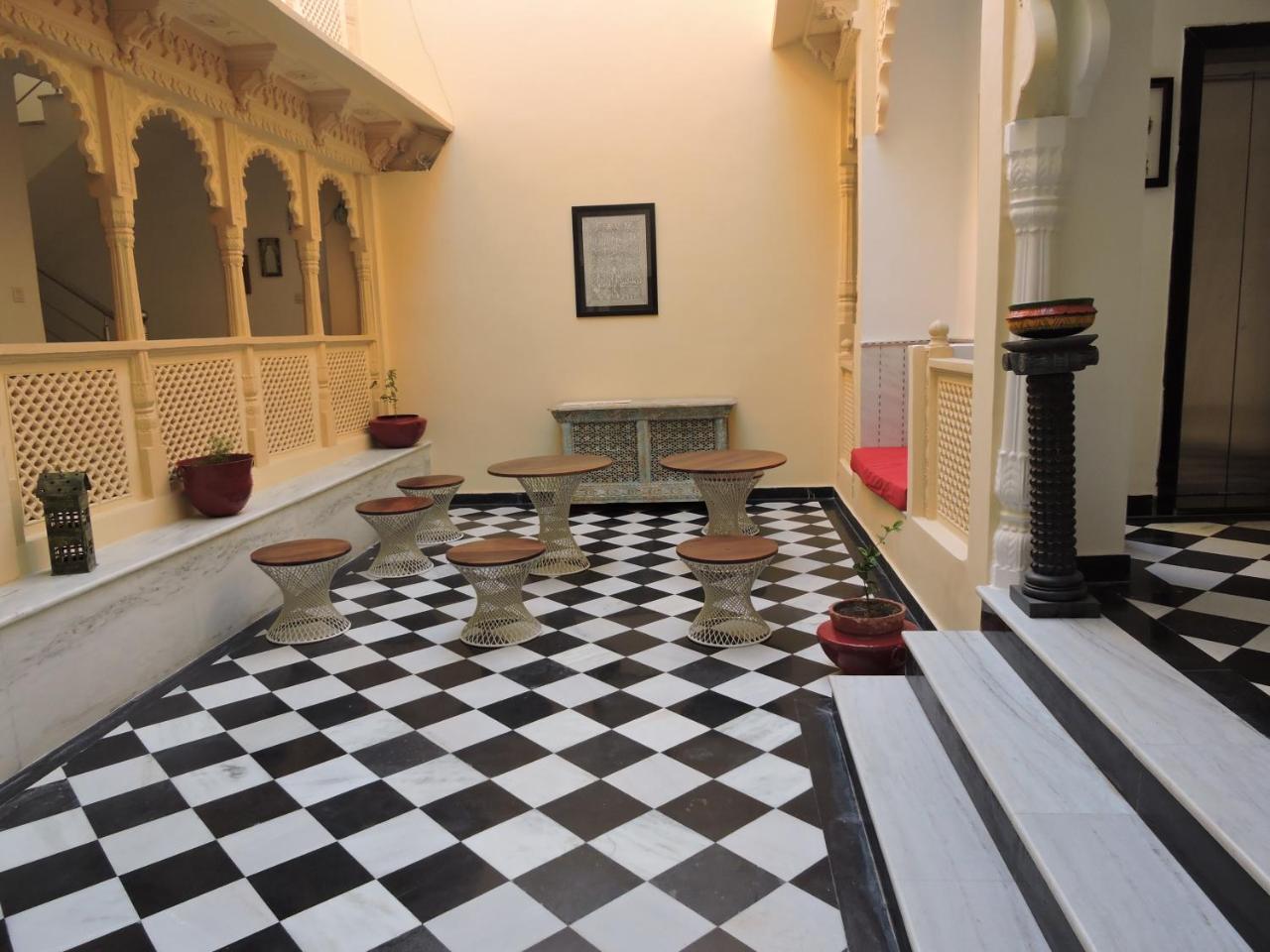 Hotel Mewari Villa Удайпур Екстер'єр фото