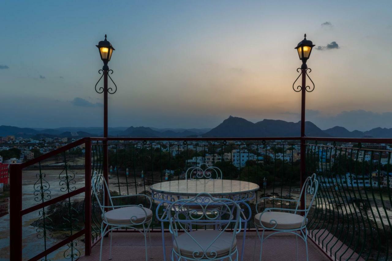 Hotel Mewari Villa Удайпур Екстер'єр фото